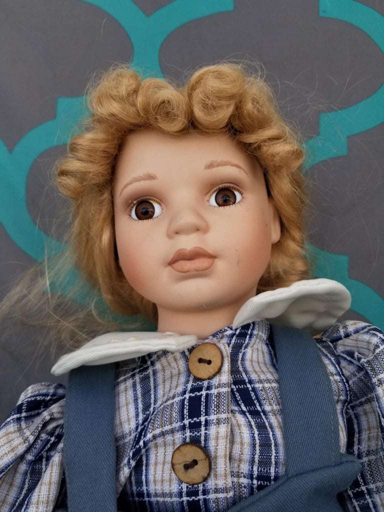 Vintgae Collectable Blonde Porcelain Girl Doll